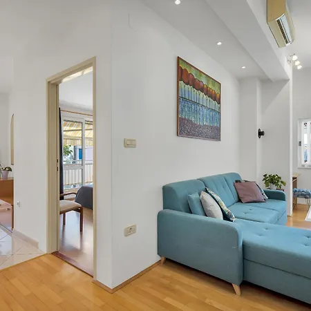 Apartman Klara 2 *