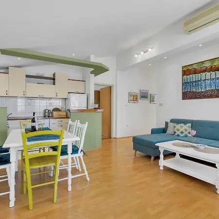 Apartman Klara 2 Makarska